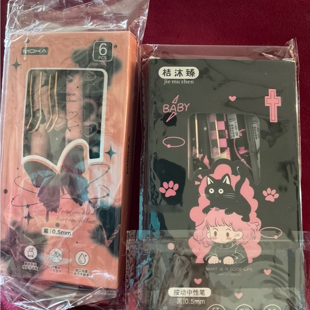 Moka Gel Pen Sets with Butterfly or Cat Design. Rubber Grips. Set of Six. - Picture 5 of 8